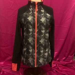 Mondetta zip up NEW with out tags, size S. Thumb holes. Thick material. …